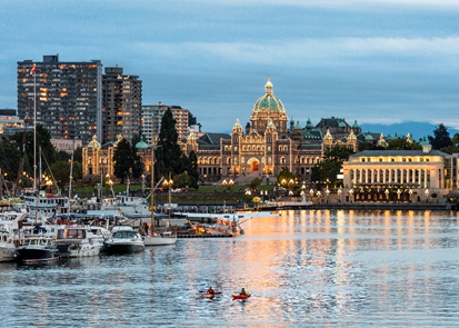 维多利亚BC省议会大厦  © Destination BC/Reuben Krabbe