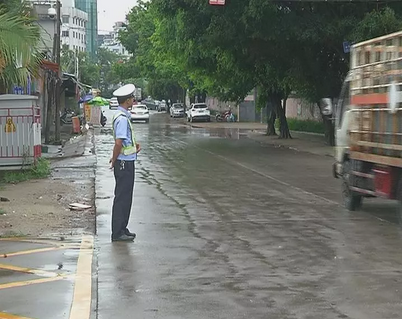 揭阳一中路段禁止车辆掉头 对部分路实施交通