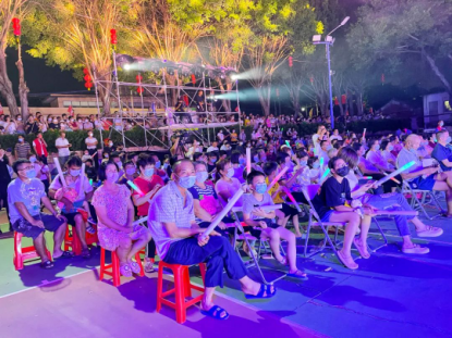 “汀见顺德渔舟唱晚” 音乐夜吸引了众多市民游客围观