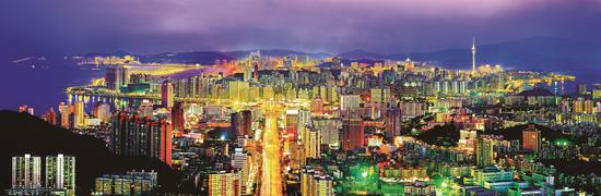 璀璨珠澳夜景。1984年粤澳联网以来,广东对澳门供电量累计超过400亿千瓦时。--朱泽辉