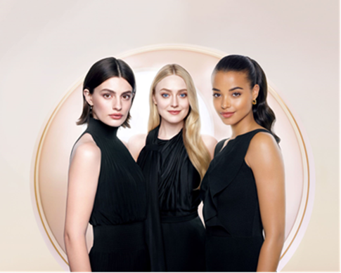 左起:戴安娜·西尔弗斯(Diana Silvers),达科塔·范宁(Dakota Fanning)和埃拉·巴林斯卡(Ella Balinska)