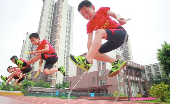 黄埔东荟花园小学的全国跳绳冠军团队