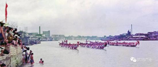 1987年北河龙舟赛（黄河摄）