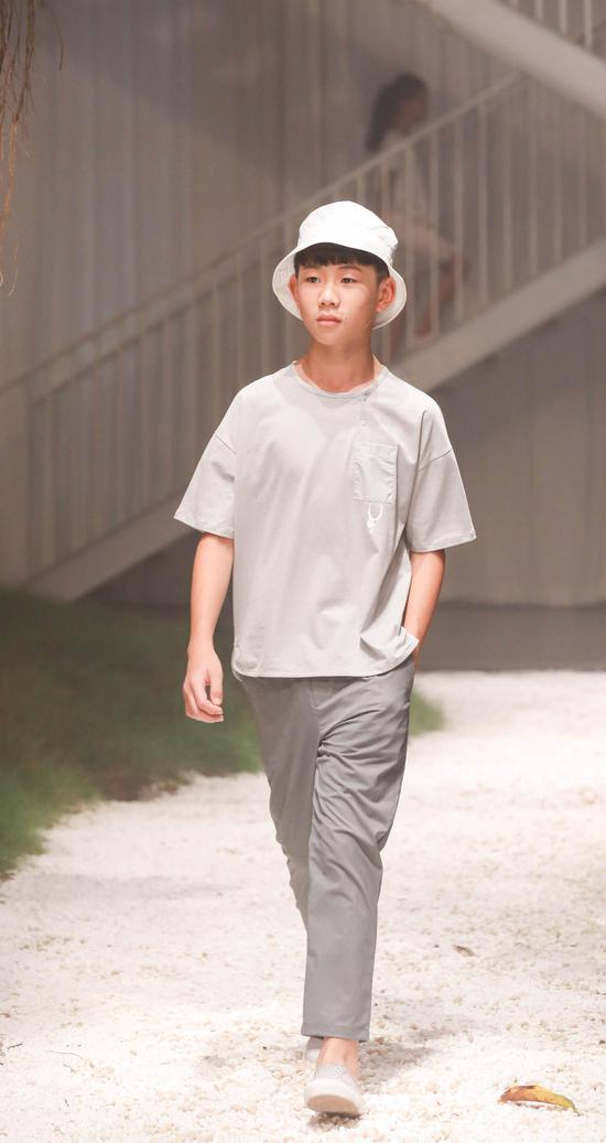 JAKET二十周年暨2019春夏新品发布会举行