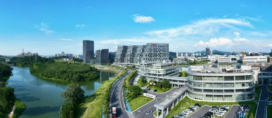 今年前三季度,广州开发区、黄埔区实际利用外资比增20.55%,招商磁引力强劲。上图为中新广州知识城国际生物医药创新园。 李剑锋 摄