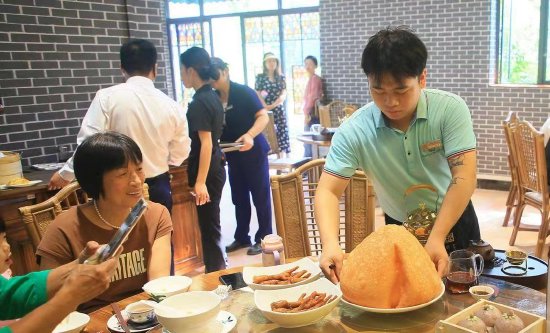 侨城人家李小龙乐园店推出特色点心