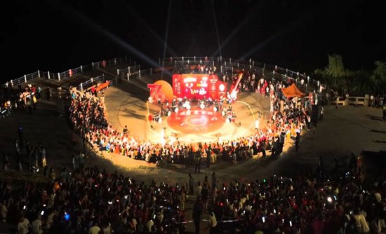 图为英德周末“艺”小时国庆专场演出活动