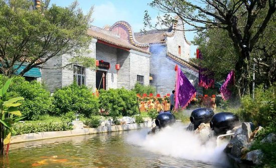 园林式的侨城人家李小龙乐园店