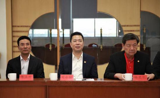 澄海区区委书记刘永铭，区委常委、统战部部长林典发应邀出席成立大会。
