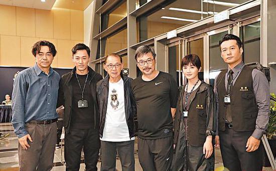 左起:刘青云、林峯、杨受成、韦家辉、阿Sa与谭凯合影。