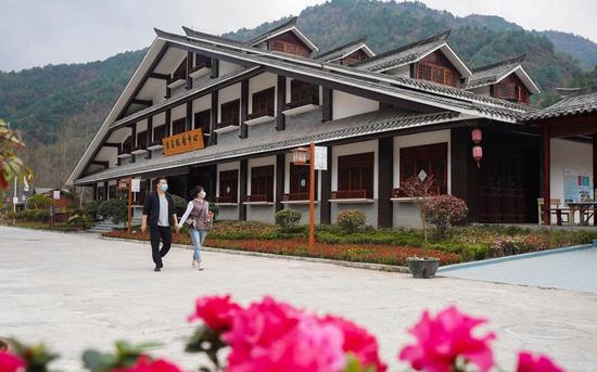 甘肃省陇南市康县花桥村游客服务中心。 郎兵兵 摄