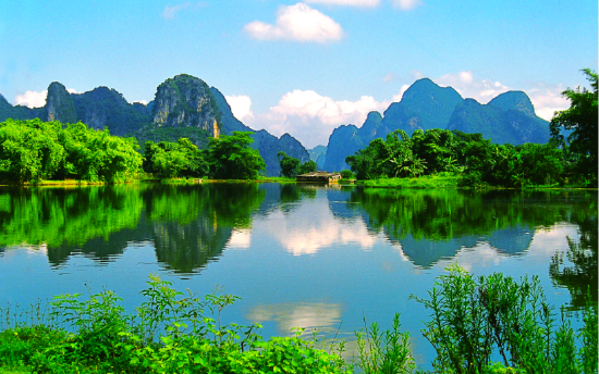 图为英德英西峰林风光峰林倒映景观