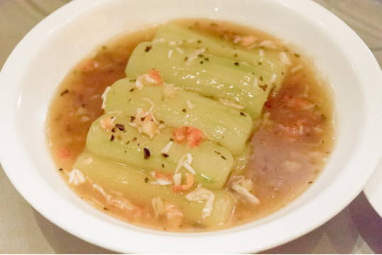 <strong>黑菌鲜蟹肉扒瓜脯</strong>