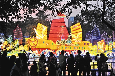 今年越秀公园的花灯展，灯光绚丽璀璨，吸引众多市民游览参观。广州日报全媒体记者杨耀烨 摄