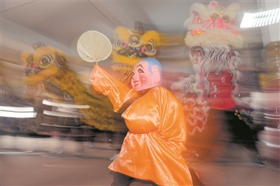 大头佛当起“情景剧”主角。