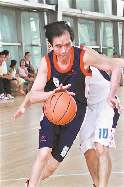 陈林生前热爱打篮球（图片由宏远提供）。