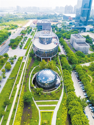 惠州科技馆,造型很有科技感。