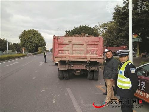 ■我市严打超载和车厢无遮蔽等行为造成的抛洒遗漏污染问题 市环保局供图