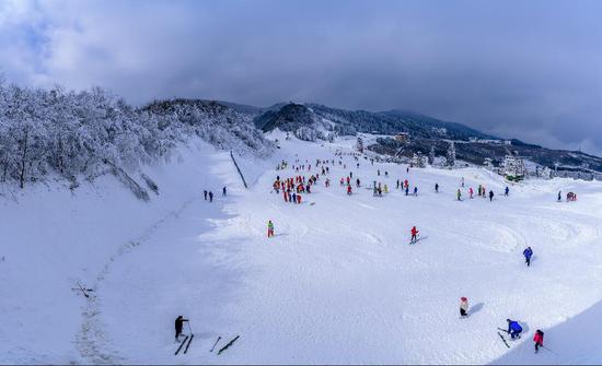 玉舍雪山滑雪场