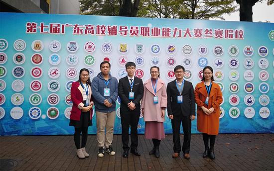 参赛团和观摩团合影
