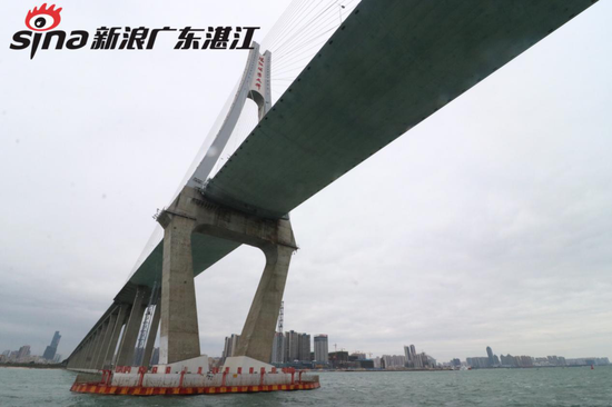 与大气磅礴的海湾大桥来个零距离亲密接触