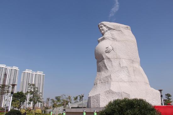 花岗岩雕塑《恩》