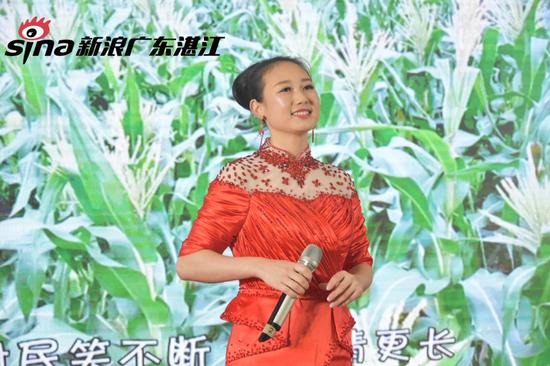 (《香美黄外村》演唱者陈佳)