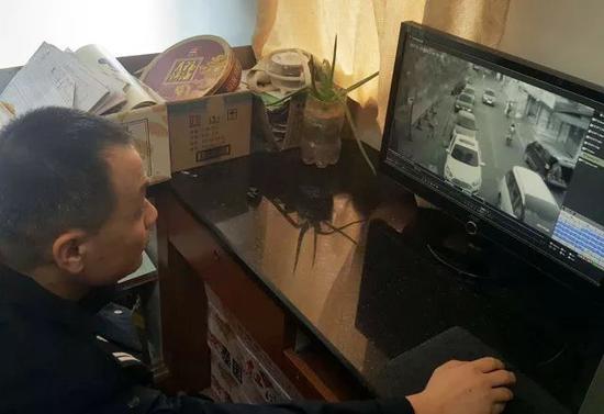 香洲交警断定:在两个路口之间,李某出事了。
