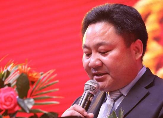 东莞市湖北商会会长汪艾军致辞。