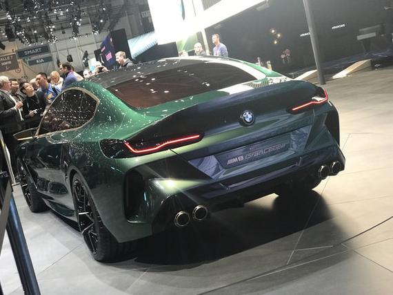 动力方面,新车有望搭载高功率版本的4.4T V8发动机,最大功率达到470kW。