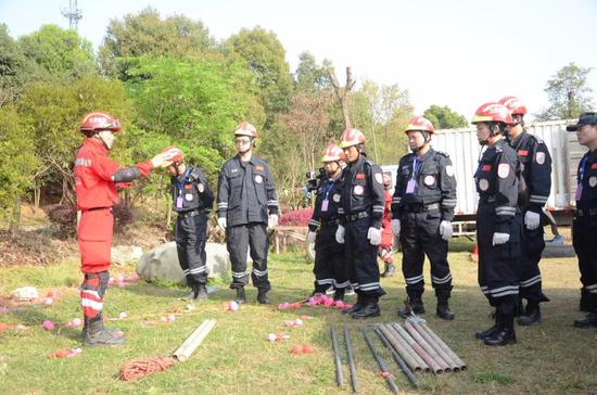 简单搜索与营救 教官：左弟海  成都天虎应急救援队队长