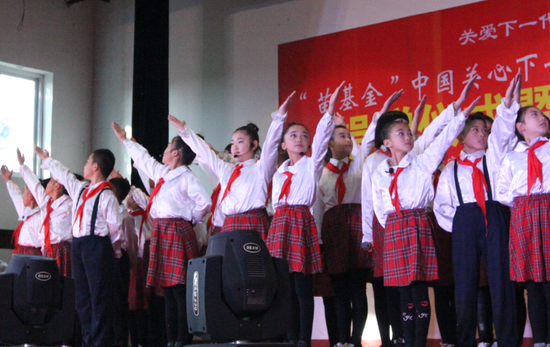 学生们的表演