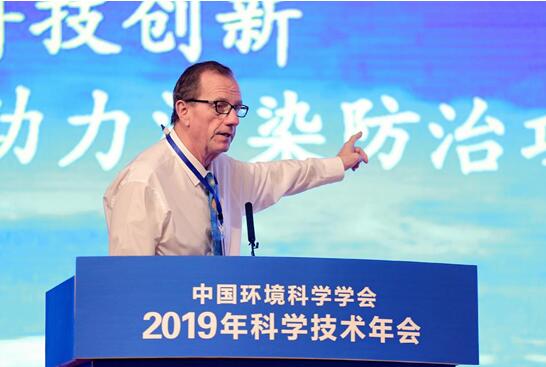 中国工程院外籍院士John Crittenden做报告
