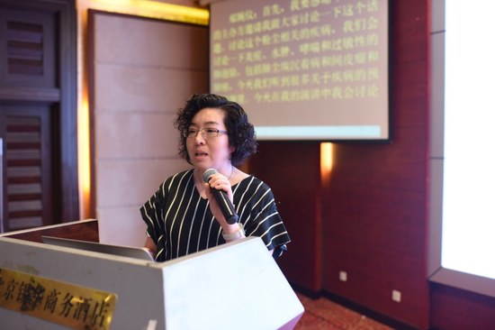 澳大利亚石棉疾病研究所代表郑婉仪发言