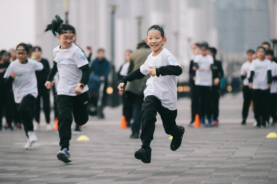 “撒开脚丫”:为女孩们打破参与运动的障碍