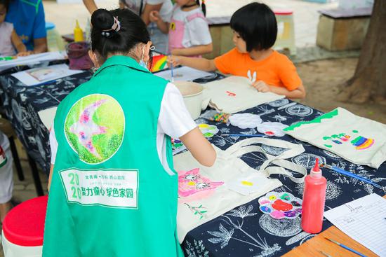 西山庭院居民们参与零废弃日活动