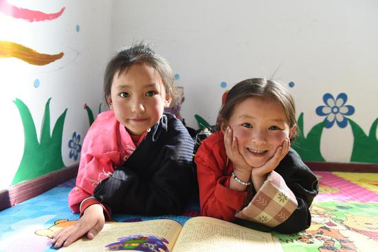 青海玉树市结古镇甘达村“儿童快乐家园”的孩子们
