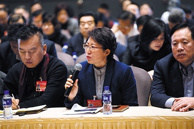 1月15日,市政协委员彭丽红在专题座谈会上发言。新京报记者 王贵彬 摄