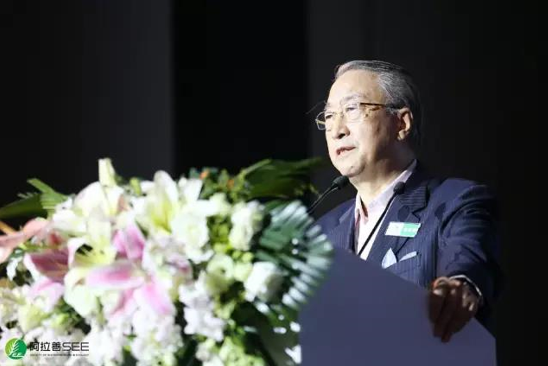 世界自然保护联盟(IUCN)主席章新胜发表主旨演讲