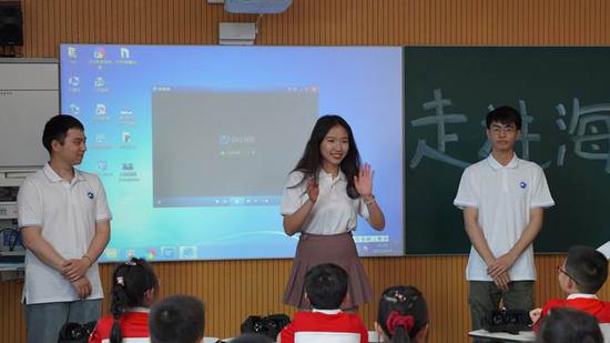 北大潜协陈钊铭、张维一和冉欣怡同学分享自己的潜水经历
