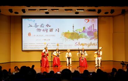 哈萨克斯坦少年表演