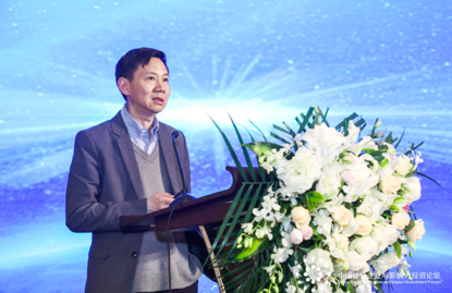 清华大学公益慈善研究院副院长邓国胜教授发表演讲