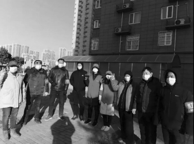 石家庄市裕华区晚晴社会工作服务中心组织了一支临时志愿服务队,协助社区疫情防控