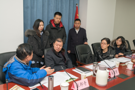 专家评审团对各项目地提交方案进行审核讨论