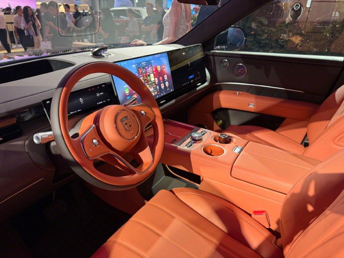 横评四款新出大六座增程SUV：轴距3120mm+华为ADS5标配，30万级这台综合最能打