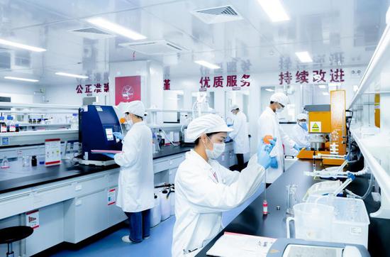 图:燕之屋研发中心实验室