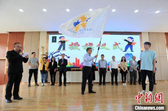 6月1日,广河县中小学生北京研学活动启动仪式在广河中学举办。 高展 摄