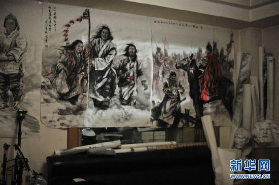 图为王鸿庆的画室