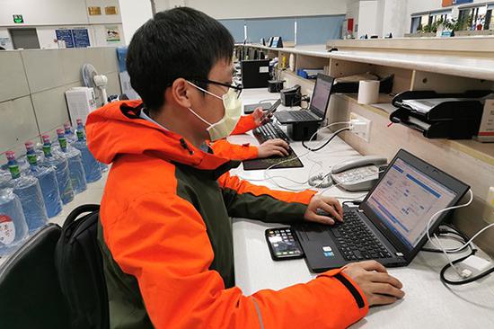 平安产险查勘员线上处理客户报案