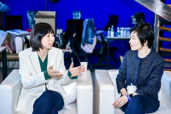 左:京东健康营养保健部总经理杨叶 右:雀巢中国婴儿营养业务负责人杨栩湘